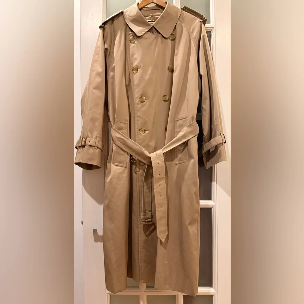 BURBERRY Trench Coat